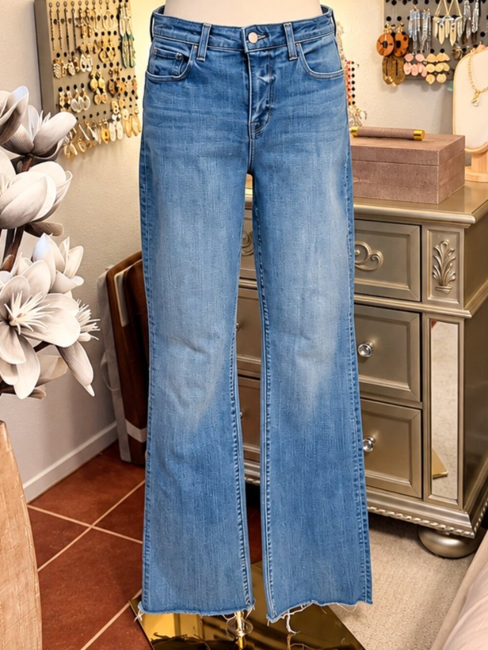 L’AGENCE Size 29 High Rise Wide Leg Jeans Light Wash Raw Hem